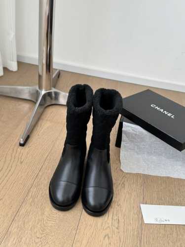 Chanel 雪地靴 秋冬暖心推荐 高品质认准我家实拍 穿腻了毫无特色的ugg 不妨来买这款，超级仙女的一款，内里隆丰羊皮毛一体，不计成本选用澳洲皮毛一体羔羊毛