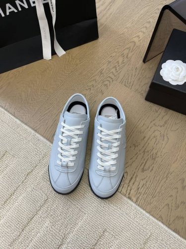Chanel新款运动休闲鞋 百搭小白鞋 款式搭配不会出错 撞色搭配活力满满啊 侧面注塑logo 上脚很秀气 鞋面原版定制牛皮 原版大底 Size:35-40