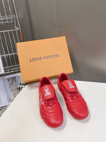 LV路易威登最新Footprint系列 情侣款足球运动鞋原版购入开发 做货 这款 Footprint Soccer 运动鞋于2025春夏系列时装展中亮相，是Ph