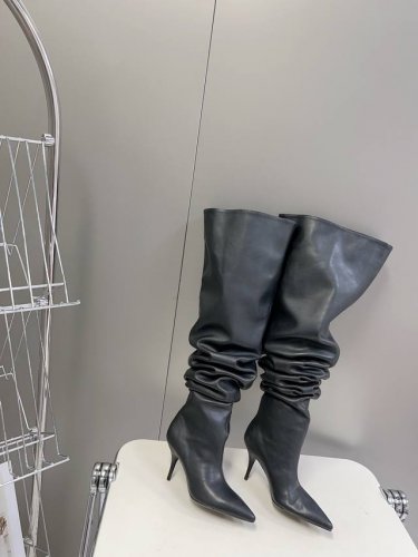 Balenciaga巴黎世家走秀款堆堆靴、巴黎时装周重磅新品，海外各大博主相继大秀金卡戴珊kardashian Kollection欧美天后麻辣鸡nickimi