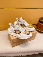 情侣款 Versace 范思哲 原单高品质 情侣款 品牌高端品牌！最新力作：采用最新科技：弹跳助力鞋，让行走更加便捷舒适！独家新款，惊世之作，原版1：1质量复刻