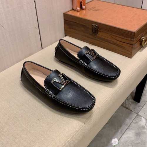 豆豆新款: 厂价: Lv* 最新爆款驾车豆豆鞋，顶端品牌奢侈～代购，顶级～质量 鞋面選用进口透气牛皮搭配材质透气羊皮垫脚 精细做工 原版个性时尚柔软橡膠耐磨防滑