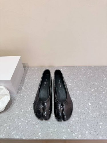东莞货 官网同步盒包装 Maison Margiela丨mm6马吉拉24Ss新款粗跟分趾鞋 Tabi分趾鞋 芭蕾舞鞋 原版开模双层真皮鞋底 原版套楦鞋型很大方