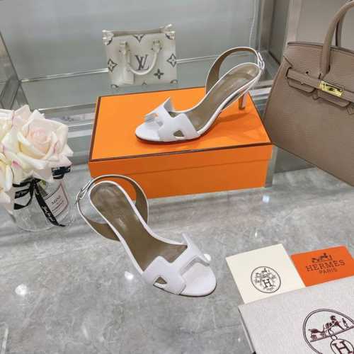 空面出厂价 钻面出厂价 Hermès 高跟气质凉鞋 耗时半年时间开发，终于完美复刻出货 爱马仕的高跟鞋是我见过最简约最耐看最有气质的！！！任何风格都能hold住