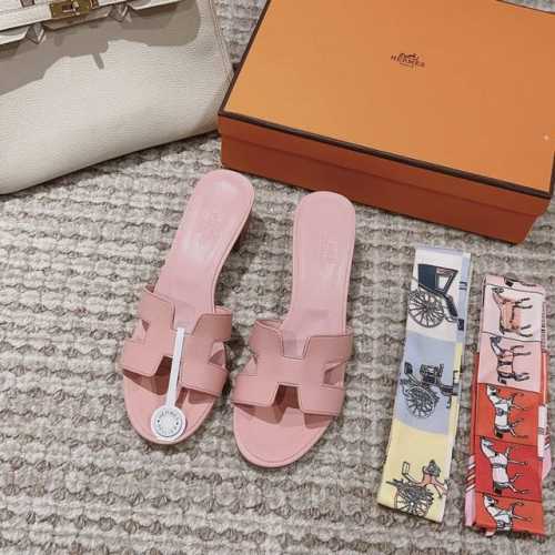 Hermes 爱马仕h拖鞋oran凉鞋系列时尚又百搭 超级舒服 每个细节都做到极致 原版swift小牛皮 原版1:1独家私模鞋面 原版真皮沿条大底 包装 每对鞋