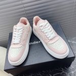Alexander Wang 亚历山大王 Aw最新情侣款；小白鞋；厚底鞋；运动鞋 全真皮定制质感饱满细腻；荔枝纹小牛皮面料，立体logo字母装饰 定制进口透气网