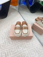 出厂价330 miu Miu2025春夏系列厚底包头穆勒魔术贴拖鞋凉鞋 zp开发 原版拆卸 对版编制版本 Miu真的太少女啦 鞋面：原版材质 鞋底：原版开模鞋底