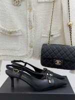 厂价 CHANE*｜小香中古25C春夏新品蝴蝶结后空高跟凉鞋低调优雅 时髦的小方头非常修饰脚型 百搭款式低跟走路友好！鞋面采用原版定制皮料内里垫脚均为羊皮意大利