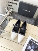 “Dymonlatry” 小众设计师新款做旧尖头小白鞋 3Cm内增高，轻松拉长比例增高，驾驭运动感街头造型 原版开模定制线条数据为极简穿搭带来丰富细节与舒适感