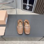 出厂： 独家顶级版本 缪缪miumiu2024vs秋冬新款休闲鞋系列 专柜主打最新款 休闲小白鞋硬货上新 代购级别！高级感十足！国内外博主刷爆的一款，复古又时髦