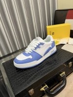 Fendi 芬迪 男士最新款休闲鞋！专柜同步上市！原版一比一复刻。内里采用头层顶级羊皮，原版原厂特供橡胶大底。引领时尚新概念。配码：38-444色可选
