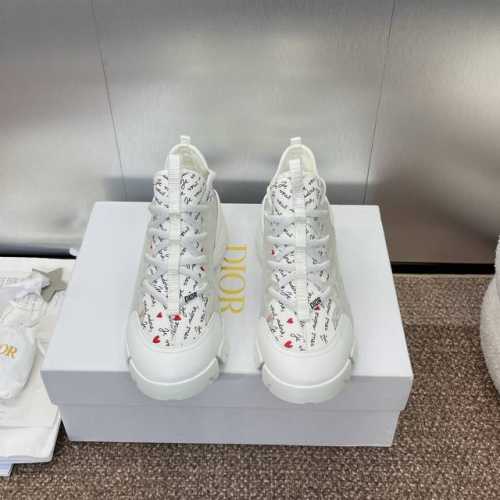 纯色 拼色 Dior 经典厚底系带小白鞋 迪奥春夏新色d-Connect氯丁橡胶果冻色休闲跑鞋 明星同款字母logo拼色老爹鞋 市面顶级高端版本 材质:进口定制