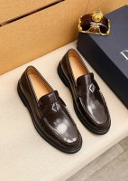 商品商标：Dior 迪奥 休闲皮鞋正码码数: 39-44 38.45订做 商品材料：精选 意大利进口头层开边珠牛皮鞋面+经典五金扣，进口水染牛皮内里。强烈立体视