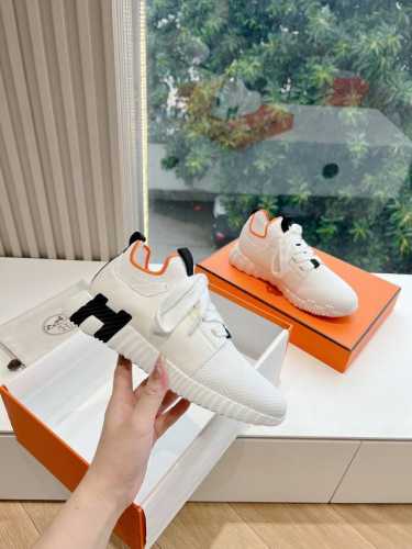 男码10 顶级版 Hermes 爱马仕爆单新品bouncing男女同款情侣运动鞋轻napa小牛皮拼接麂皮，搭配撞色大底，简约鞋型，打造活力休闲风格 又是一款必火