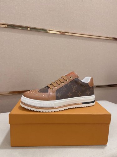 工厂价 Louis Vuitton 路易威登 Lv 顶级新款专柜同步发售，鞋面意大利进口头层牛皮，全进口羊皮内里，完全1比1复刻，鞋底：原厂特供原版底，独家活动