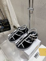 绒面 皮面Maisom Margiela Mm6马吉拉厚底凉鞋这双热度超高的单品 必须人手一双入手了 不能错过的单品 炸裂了独家原版购入开发 不能错过的一款鞋面