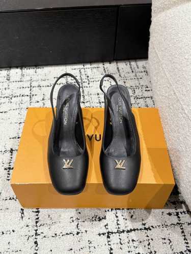 Louis Vuitton 25 Swing最新 粗跟玛丽珍涼鞋 简约精致，高级感满满，尽显优雅气质～ 上脚超好看，拉满了夏日美鞋绝绝子啊 鞋面：进口牛皮 漆皮