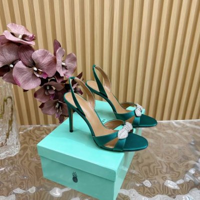 Aquazzura 新款顶级版本 菠萝女士镂空高跟凉鞋原版1比1开模鞋跟！施华洛世奇水钻，闪耀光芒 进口羊皮搭配原版开模鞋跟，简单大方 .使鞋子更有女人味，适合