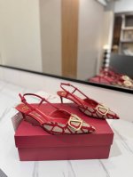 华伦天奴VALENTINO最新款Valentino GaravaniV标志后系带高跟鞋，配以VLogo Signature装饰-铂金色调VLogoSignatu