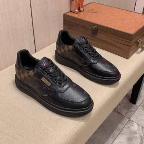 新款: 厂价: Lv* 最新爆款休闲鞋，顶端品牌奢侈～代购，顶级～质量 鞋面選用进口透气牛皮搭配材质透气羊皮里 精细做工 原版个性时尚柔软橡膠耐磨防滑大底，上脚