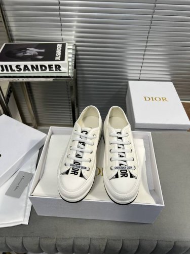工厂 ，Dior迪奥2024Walk'N系列 老花 刺绣 厚底帆布鞋 休闲运动鞋 原版购入开发 做货 这款 Walk'N'Dior 厚底运动鞋是一款时尚单品，提