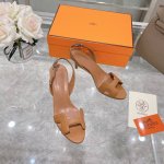 Hermès 爱马仕 最新高跟气质凉鞋 耗时半年时间开发，终于完美复刻出货 H家的高跟鞋是我见过最简约最耐看最有气质的！！！任何风格都能hold住，7cm高度轻