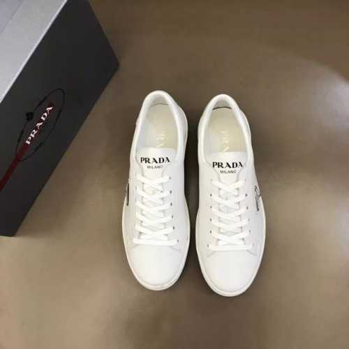 38-45 Prada 普拉达新款男士真皮运动鞋，市面最高版本 、欢迎任意对比！原版皮料质感极佳，超上档次！意大利进口胎羊网内里，可拆式垫！奢华用料、精细做工，