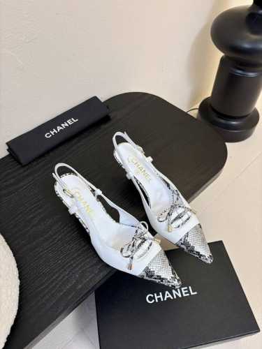 Chanel Vintage中古系列凉鞋简约而不简单的款，上脚特别显脚细。鞋面定制面，内里垫脚羊皮，真皮大底。跟高7Size:35-39 4041定制