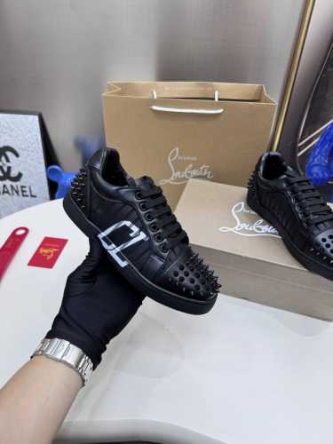 橙子出厂价P ，男码10 定制款 Christian Louboutin Cl低帮板鞋系列 铆钉 水钻 运动鞋休闲鞋红底鞋 情侣款 定做时间较长，请耐心等待！