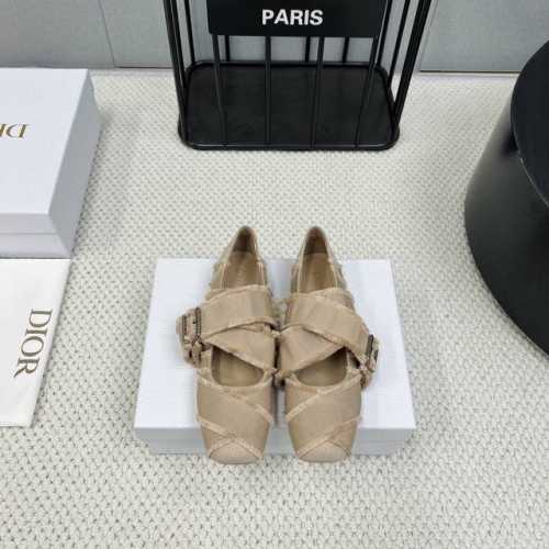 出厂： 独家顶级版本 Dior*迪奥 2025vs新款单鞋系列 方头平底单鞋 原版购入开发 ！完美还原这款鞋的楦形细节鞋面进口牛漆皮 内里垫脚细腻小羊皮，看细节