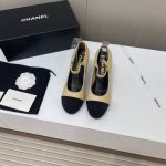 出厂价 顶级品质 Chanel小香2024官网香奈儿最新款拼色层次高跟凉鞋，满满的复古风 秀气的鞋型 看着就很讨喜，小圆头 衬托脚也变得瘦瘦的，上脚给人就是一种