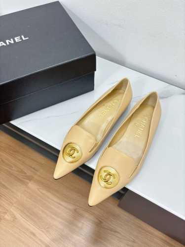 顶级版本 Chanel 24C春夏新品 复古尖头高跟平底单鞋系列 这一季系列真的超美 大爆款 香奶奶家一贯的优雅名媛气质 高级感十足！上脚非常nice～加上经典