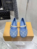顶级版本 Lv路易威登2025早春新款 原版一致 专柜主打最新款 金属饰钉平底芭蕾舞鞋 玛丽珍 代购级别！高级感十足！国内外博主刷爆的一款，复古又时髦 上脚美炸