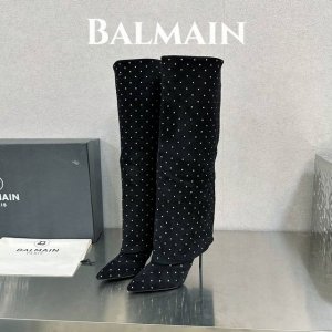 出厂价带钻 羊猄440 Blamain 巴尔曼 独家首发 巴尔曼 秋冬季新款 绒面革水晶靴子 Balmain是一个非常全面之尊贵时尚生活品牌 香港，美国，等大时