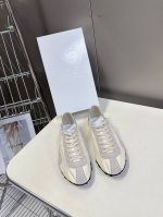 男装10 Maison Margiela 25ss 春夏新款 MM6马吉拉 情侣款薄底运动鞋 新款Sprinters运动鞋轮廓采用做旧感尼龙与复古处理麂皮制成，