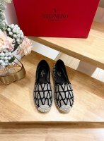 Valentino Garavani 华伦天奴 帆布V新款渔夫鞋 - 大V帆布装饰 - 帆布面料 -跟高2Cm - 橡胶大底 - 意大利制造 -36-41