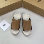 工厂价： UGG 24代购级 青柠夏天 厚底轮胎底一字拖鞋 独家原版一致雪花绒面料 厚底轮胎拖 青柠气泡色轻松拿捏松弛感 春夏就需要这种轻快有活力的颜色来点缀～