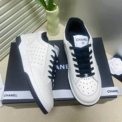 批发直销 女鞋 女装 chanel 香奈儿年最新款熊猫鞋滑板鞋运动鞋、断货大王 专柜哪哪都断货有钱都很难预定到小清新拼接风格，真的超超超好看 小红书，网红主播，