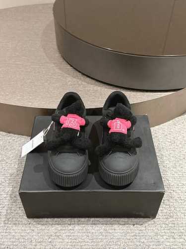 出厂P420、13De Marzo 小众潮牌 25Ss新款 立体玩偶 溶解鞋 休闲鞋 立体小熊玩偶溶解鞋 这双鞋采用独特溶解设计 让每一步都充满趣味 小熊玩偶的