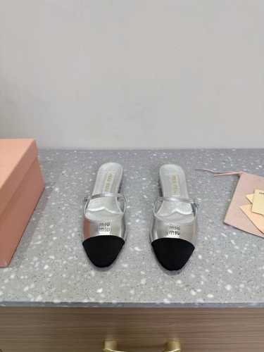 Miu Miu 缪缪 25ss春夏 粗跟 玛丽珍 单鞋上脚果然更惊艳~个性设计非常百搭，而且高度也太适合我了，穿着不累脚 绝对入手不亏的一双！面料：原版进口牛皮