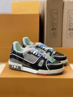顶级版本 上线男款39-44 45.46 款号MS0221Virgil Abloh 向篮球鞋设计汲取灵感，推出标志性 LV Trainer 运动鞋，官网最新修改