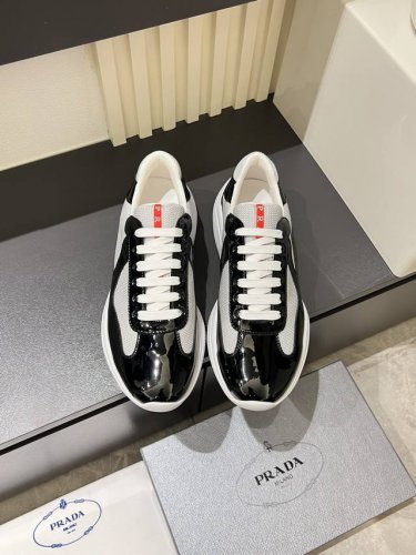 prad* 情侣款新款休闲运动鞋，高端品质 Tw定制双层透气网布拼接头层牛皮材质， 鞋垫是小牛皮 冲孔设计 透气舒适 原厂真空pu吸塑大底 轻质柔软 脚感超级好