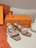 新配色 蜥蜴纹系列 7.5Cm组图 』Hermes 爱马仕glamour凉鞋系列 时尚又百搭 超级舒服 每个细节都做到极致 搭配同色调标志性纯钢kelly五金鞋
