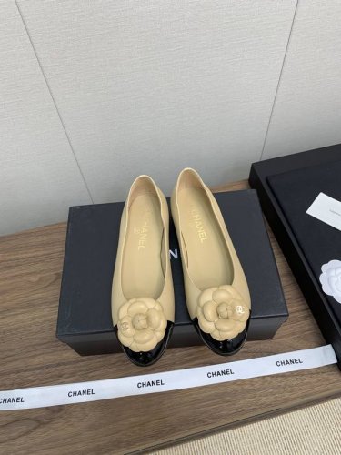 香奈儿Chanel 24c早春新款山茶花玛丽珍单鞋系列 专柜简直疯抢了，各大社交平台热门晒图，这期的走秀款绝对太帅了，绝对是这一季最热门的款式，专柜仙女们真的太