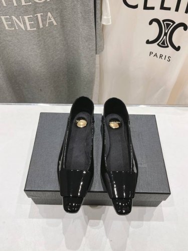 高版本出厂 Saint Lauren* 圣罗兰ysl 25 春夏全新走秀玛丽珍平底鞋单鞋 唯有ysl最懂女人心，不接受反驳，超级无敌女人味神器，女人必备 Z品全