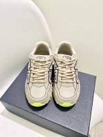 女 、男 年b30最新配色，顶级版本 Dior迪奥倾情呈献全新b30运动鞋。 原版抽真空大底1：1复刻顶级版本 以现代线条和科技面料打造灵动休闲格调。迪奥品牌大