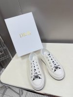 Dior迪奥春夏最新走秀款休闲厚底布鞋 专柜一鞋难求 金智秀同款超多网红明星种草 上脚炒鸡百搭、太古汇正品购入开发 高端定制鞋面材料、3D电绣纹立体布面，牛皮内