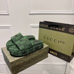 情侣款 三叶草阿迪达斯联名款Gucci 春夏新款电绣厚底拖鞋 爆款上线 完美诠释的淋漓尽致！原版开发支持市场任意对比！用心的材料！历经数月打造！版型做到极致漂亮