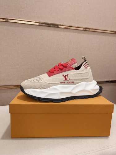 工厂价 louis vuitton 路易威登 lv 官网1 ：1复制 鞋面进口牛皮飞织面料搭配滴胶工艺内里进口透气网内里 。原版大底开模，每一位男士的身份衬托，