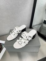 25ss Balenciaga 巴黎世家最新系列个性铆钉真皮大底，层皮粗跟拖鞋牛皮面35-41，出厂